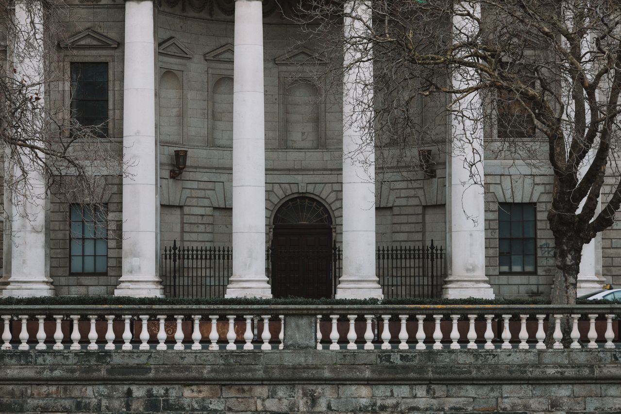 États et institutions publiques